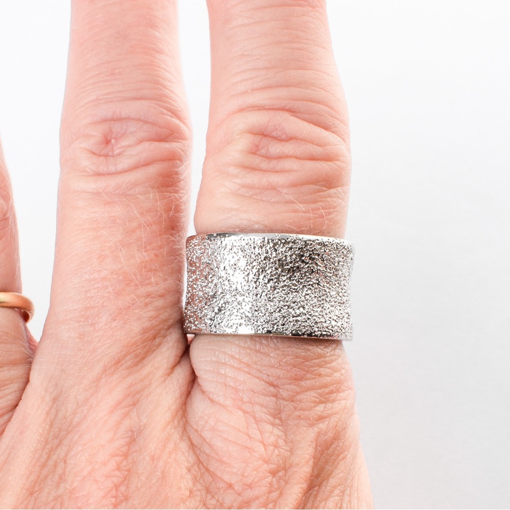Sterling silver textured cigar band ring size 8.75